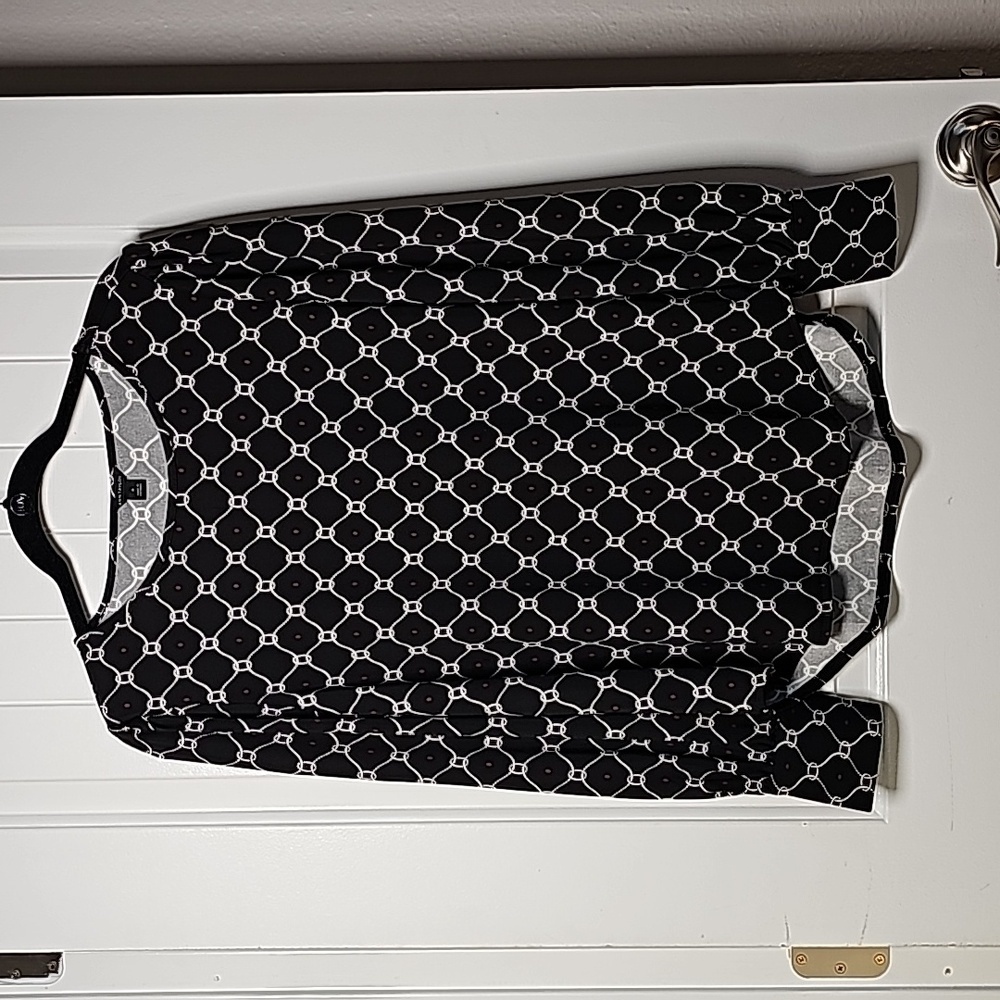 Ann Taylor M long sleeve black/white/red blouse